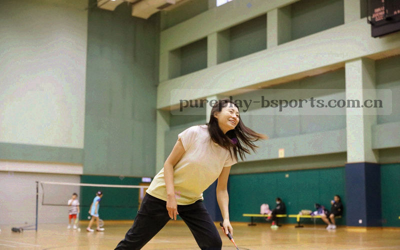 笔记本电脑与手机之间的数据同步线条